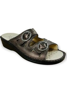 La Plume Comfort Sandals Bronze Leather Rhinestone Buckle Wedge Size 7.5